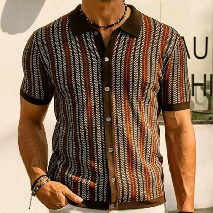 Poloshirt für Herren mit Chevron-Muster und Knopfleiste